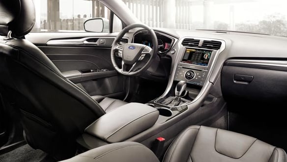 2013 Ford Fusion SE Interior Dashboard.png