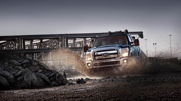 2013 Ford F-350 Lariat Diesel Exterior Front End.png